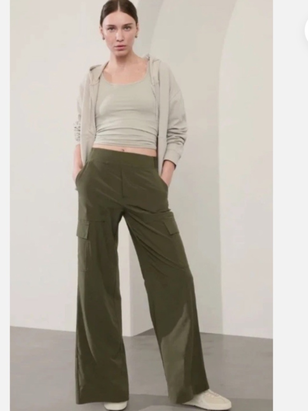 Athleta Brooklyn Heights High Rise Cargo Pants in Olive Sz 6P